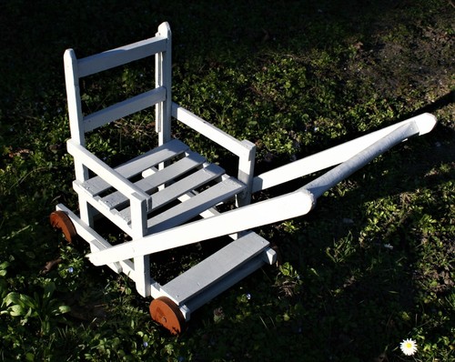 Petite poussette ancienne - ,