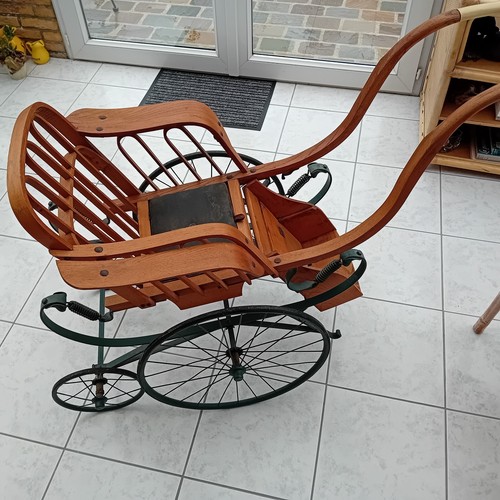 Ancienne poussette bois - en,